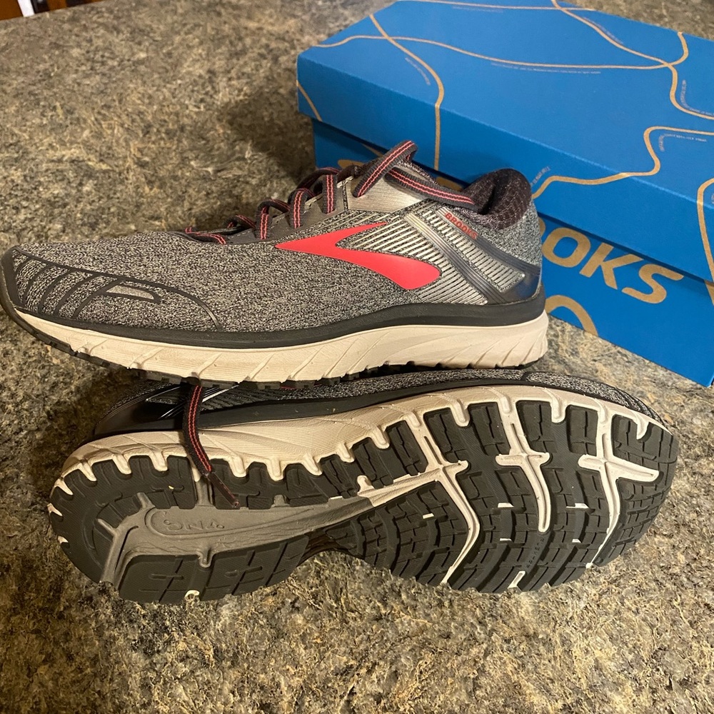 Women’s Brooks Adrenaline GTS 18, size 9.5 wide